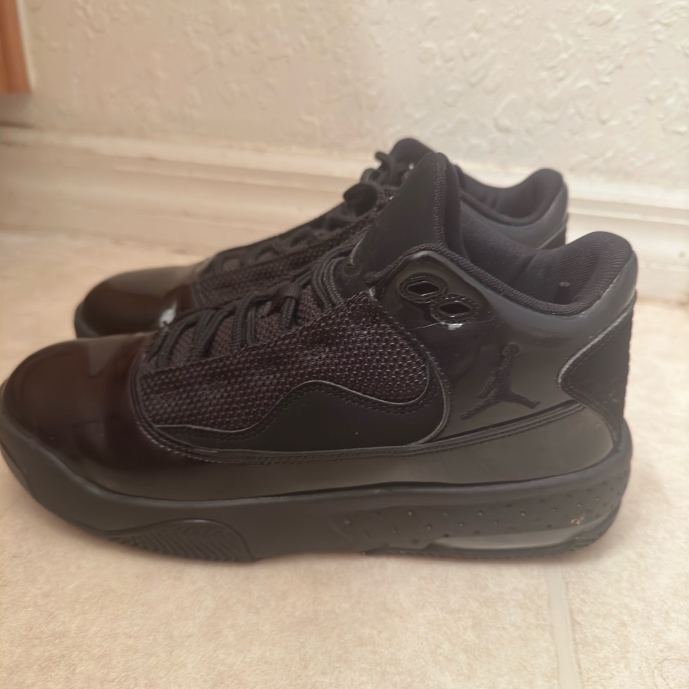 Jordan Max Aura 2 Triple Black